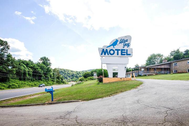 Photo of BlueJay Motel - Salem - Roanoke I-81