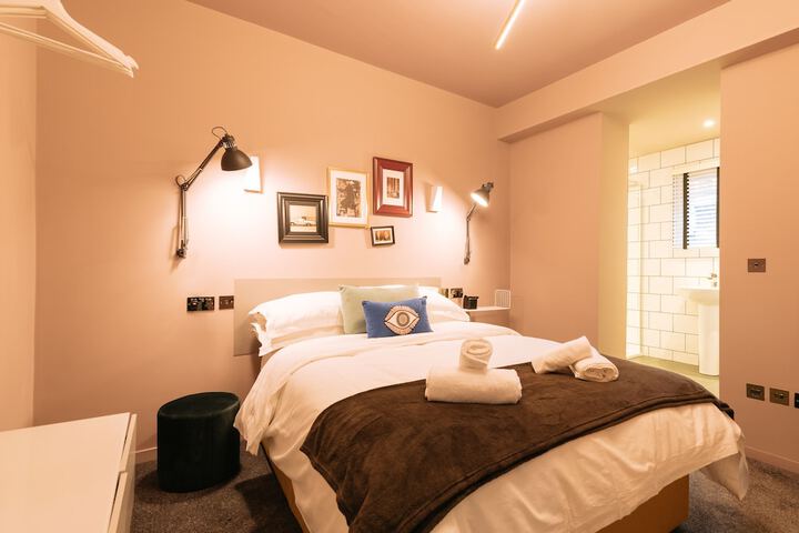 Room 15 of 46