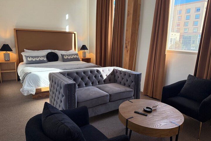 Room 135 of 159