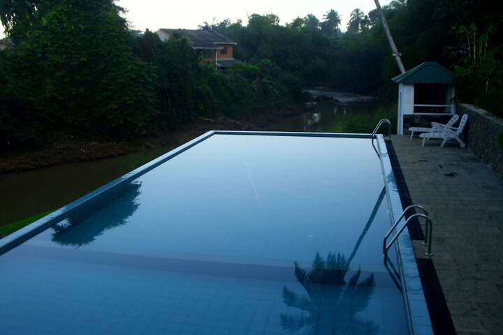 Pool 20 of 38