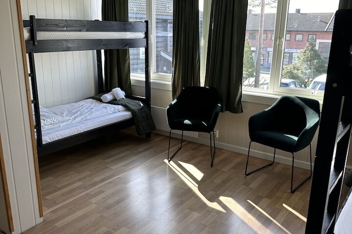 Room 9 of 13