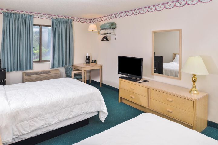 Standard Room, King or Two Doubles (7 of 7)