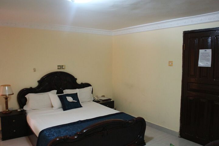 Room 21 of 47