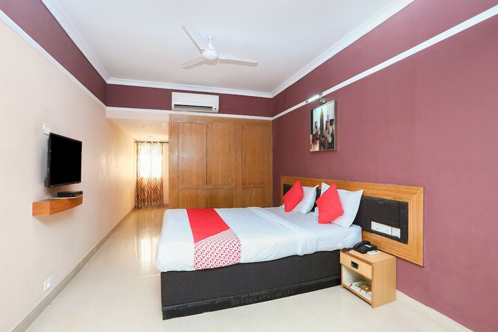 Room 8 of 20