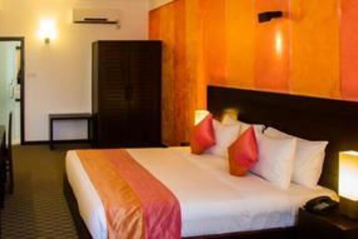 Room 6 of 26
