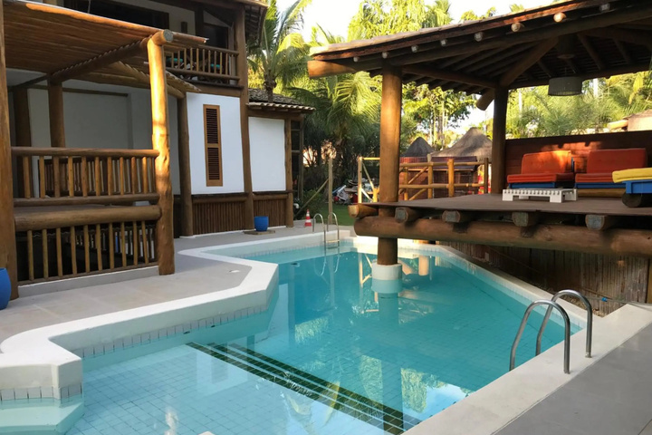 Pool 11 of 20