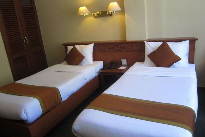 Room 3 of 18