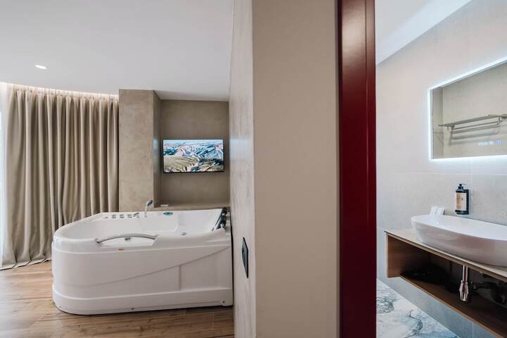 Room 48 of 86