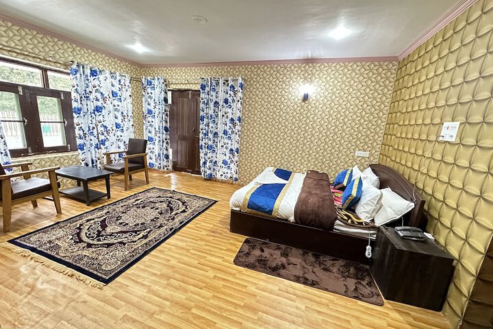 Room 9 of 47