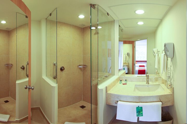 Room 6 of 35