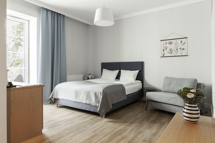 Room 15 of 74