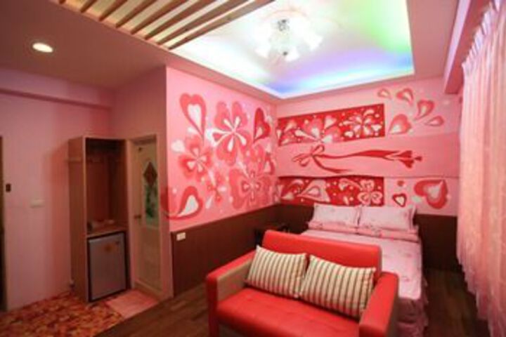 Room 15 of 19