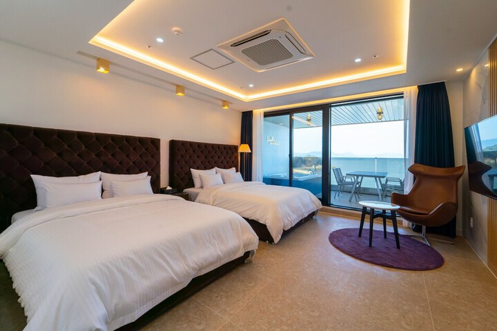 Room 13 of 60