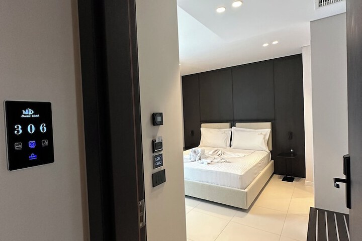 Room 64 of 142