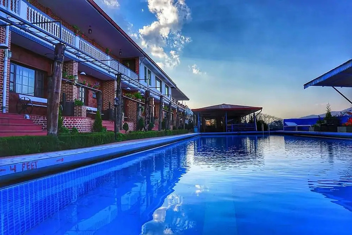Pool 10 of 16