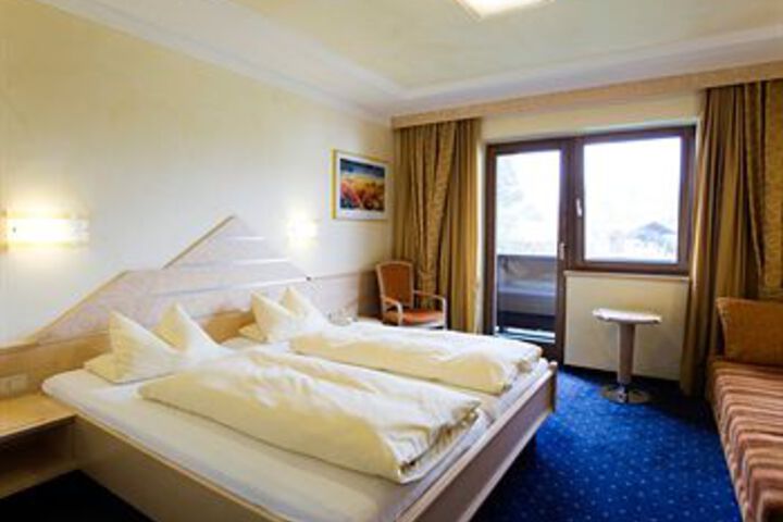 Room 14 of 29