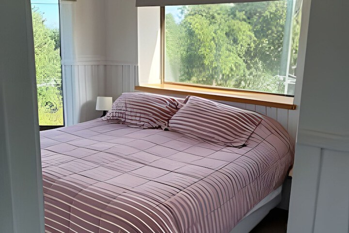 Room 2 of 20