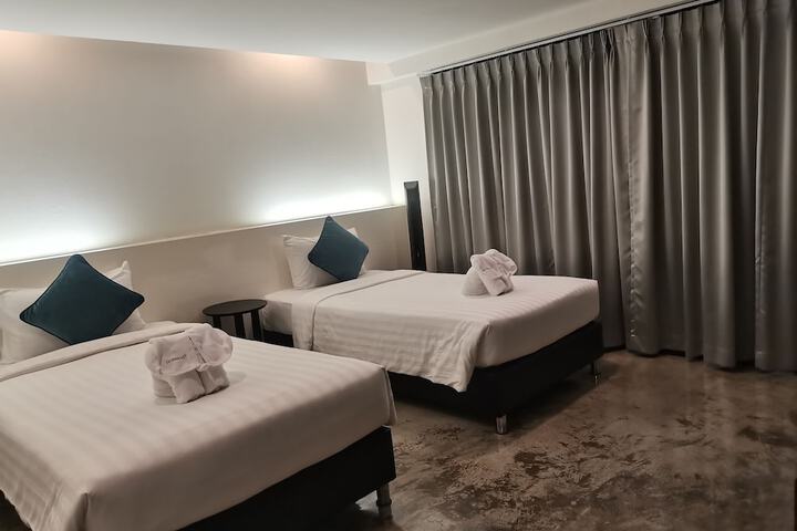 Room 14 of 39