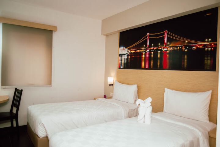 Room 3 of 9