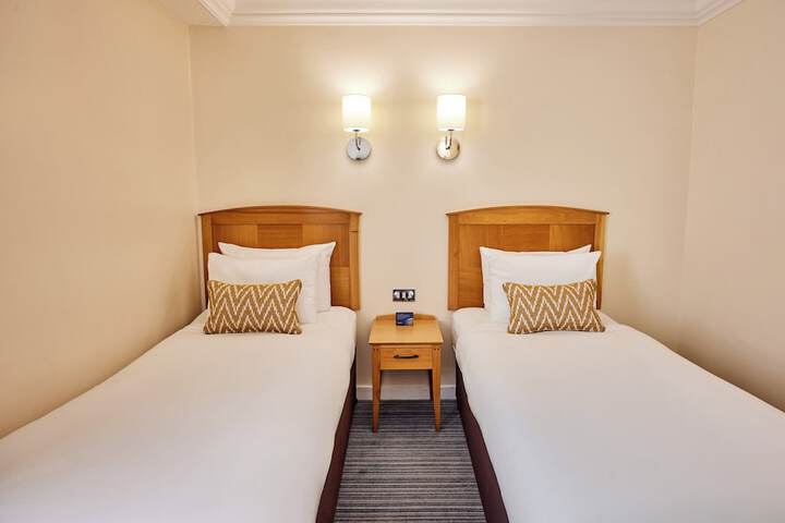 Room 21 of 90