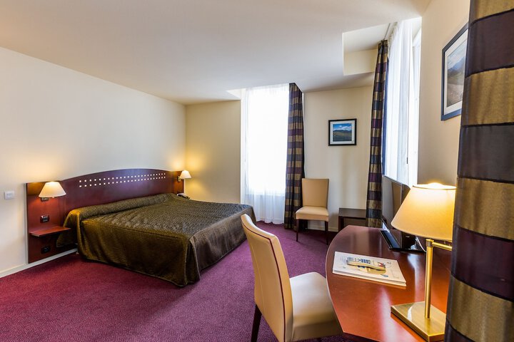 Room 4 of 47