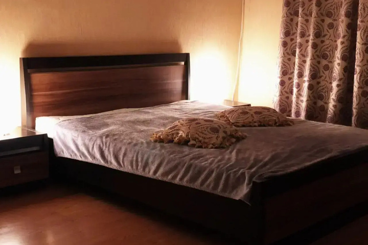 Room 3 of 16