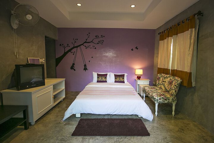 Room 8 of 38