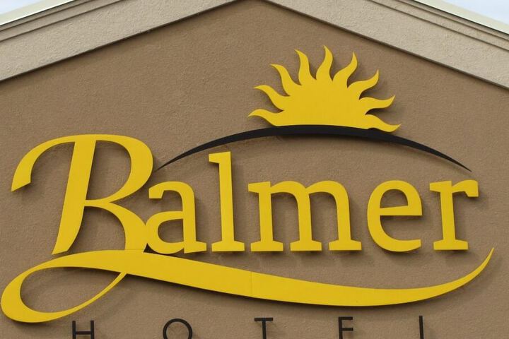 Balmer Hotel in Red Lake, ON