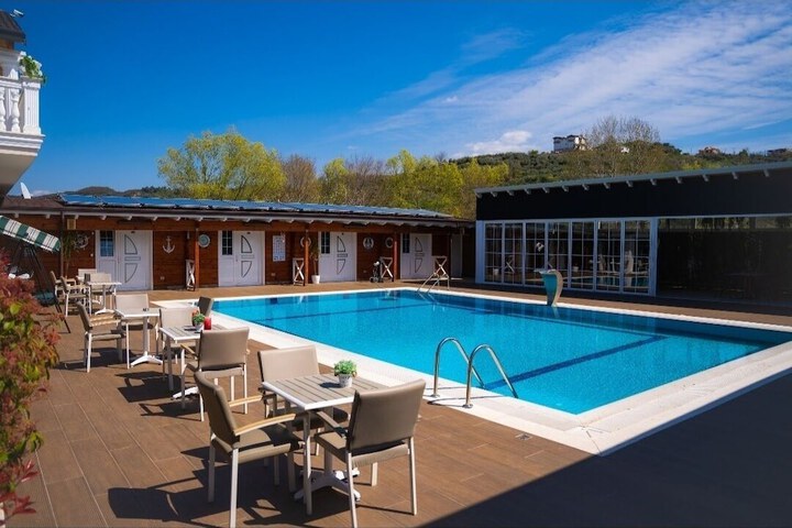 Pool 26 of 31