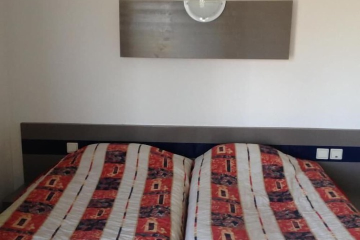 Room 3 of 18