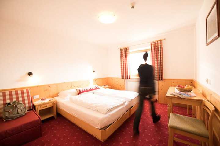 Room 3 of 21