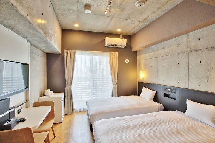 Room 45 of 191