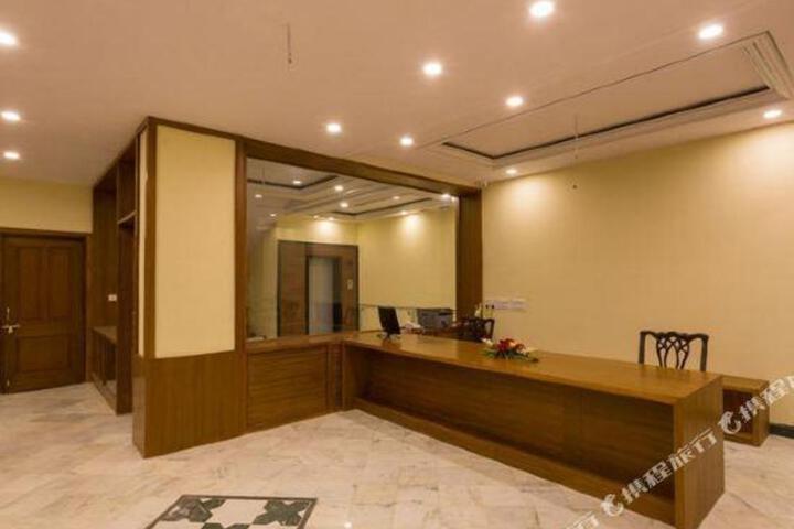 Aaram Mahal by Pachar Group