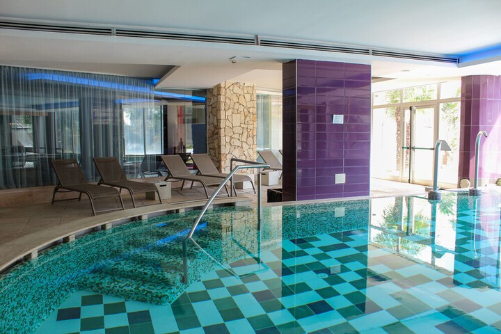 Hotel Pool