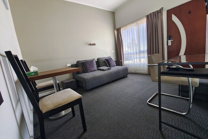 Room 13 of 40