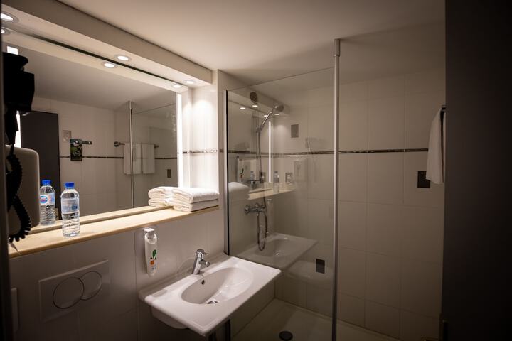 Room 18 of 63
