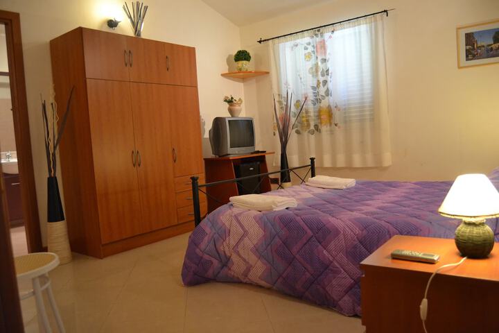 Room 16 of 60