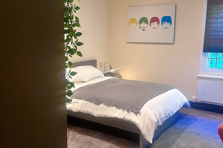 Room 9 of 21