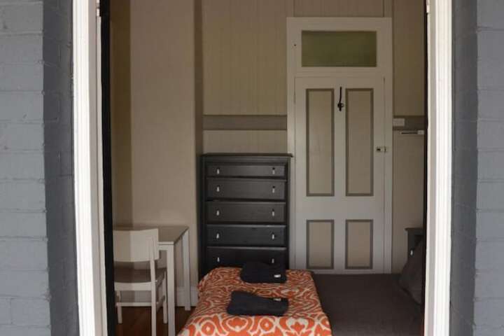 Room 10 of 20