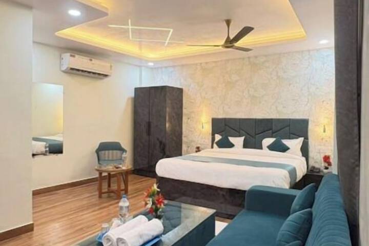 Room 10 of 43
