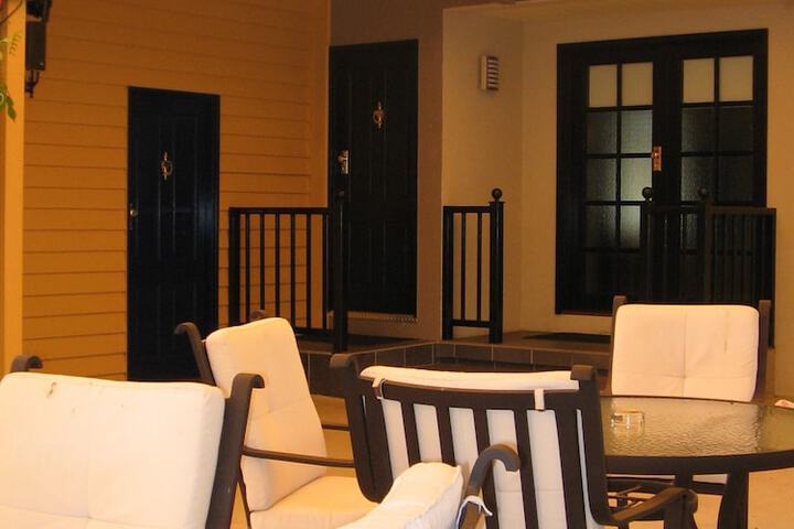 Hotel Exterior 65 of 74