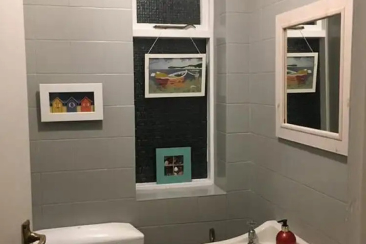 Room 7 of 13
