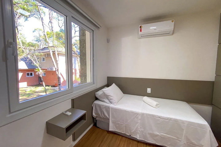 Room 3 of 9