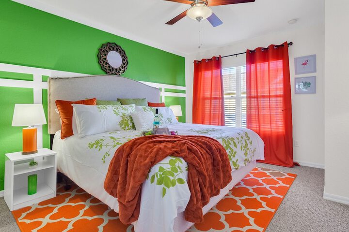 Room 5 of 33