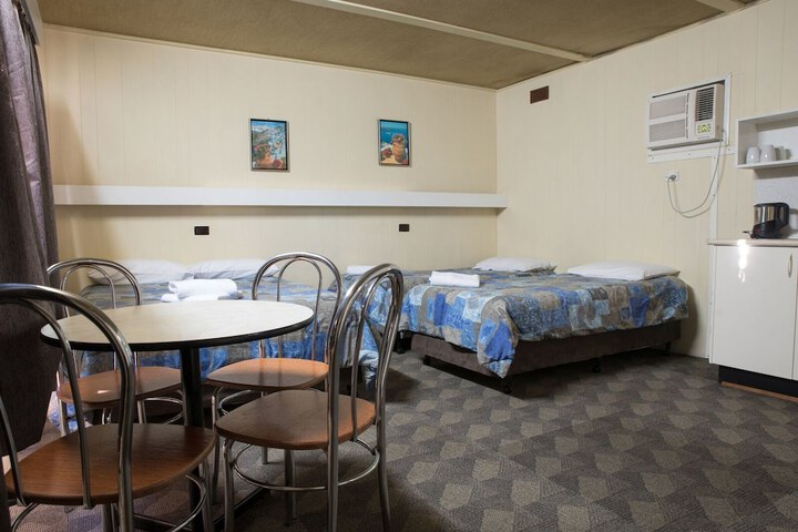 Room 74 of 228
