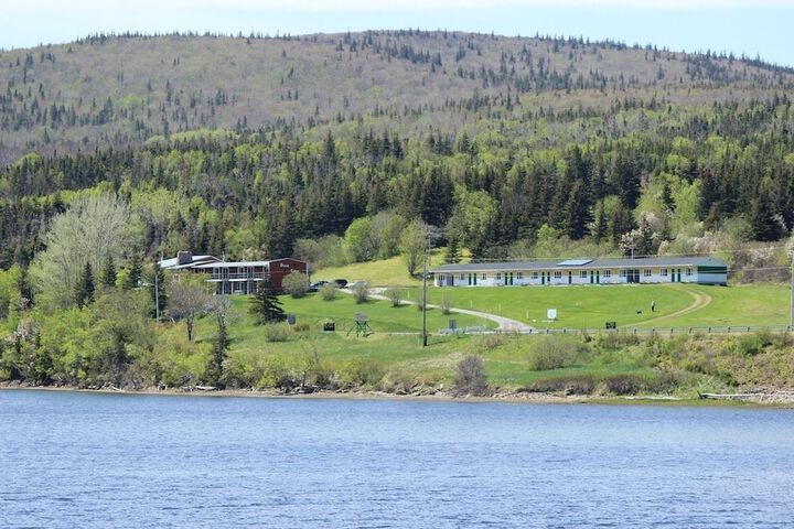 Duck Cove Inn