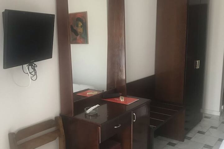 Room 10 of 23