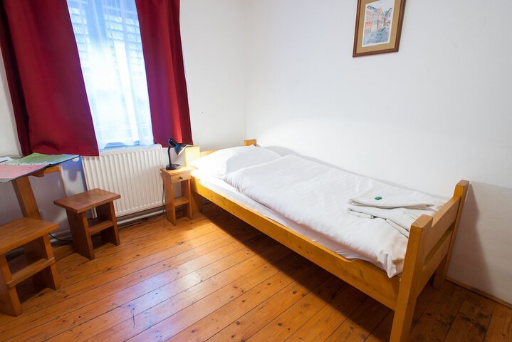 Room 14 of 94