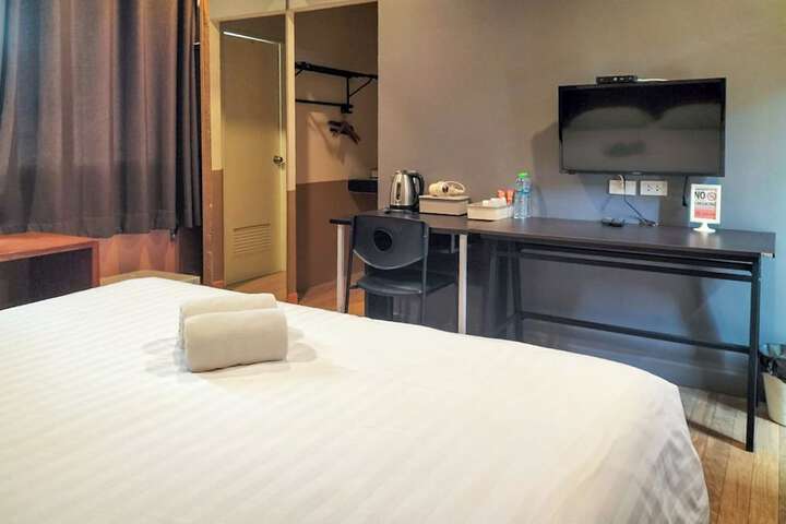 Room 27 of 156