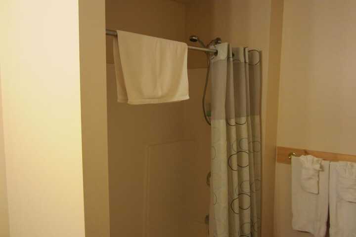 Room 13 of 33